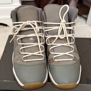 Jordan 11 Retro GS in Cool Grey and White
